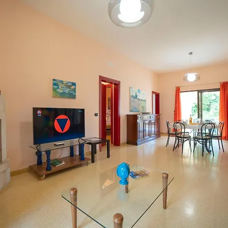 Apartment Maria Antonietta With Garden *