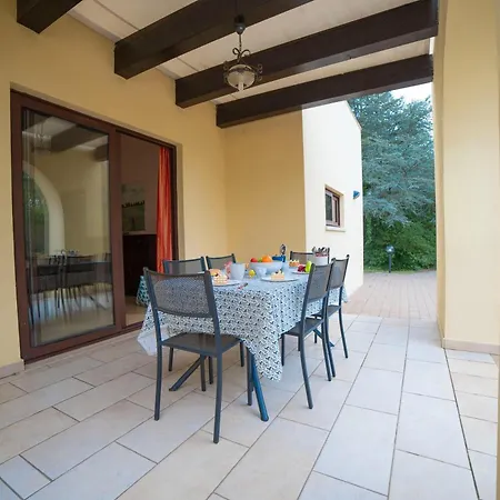 Apartment Maria Antonietta With Garden *